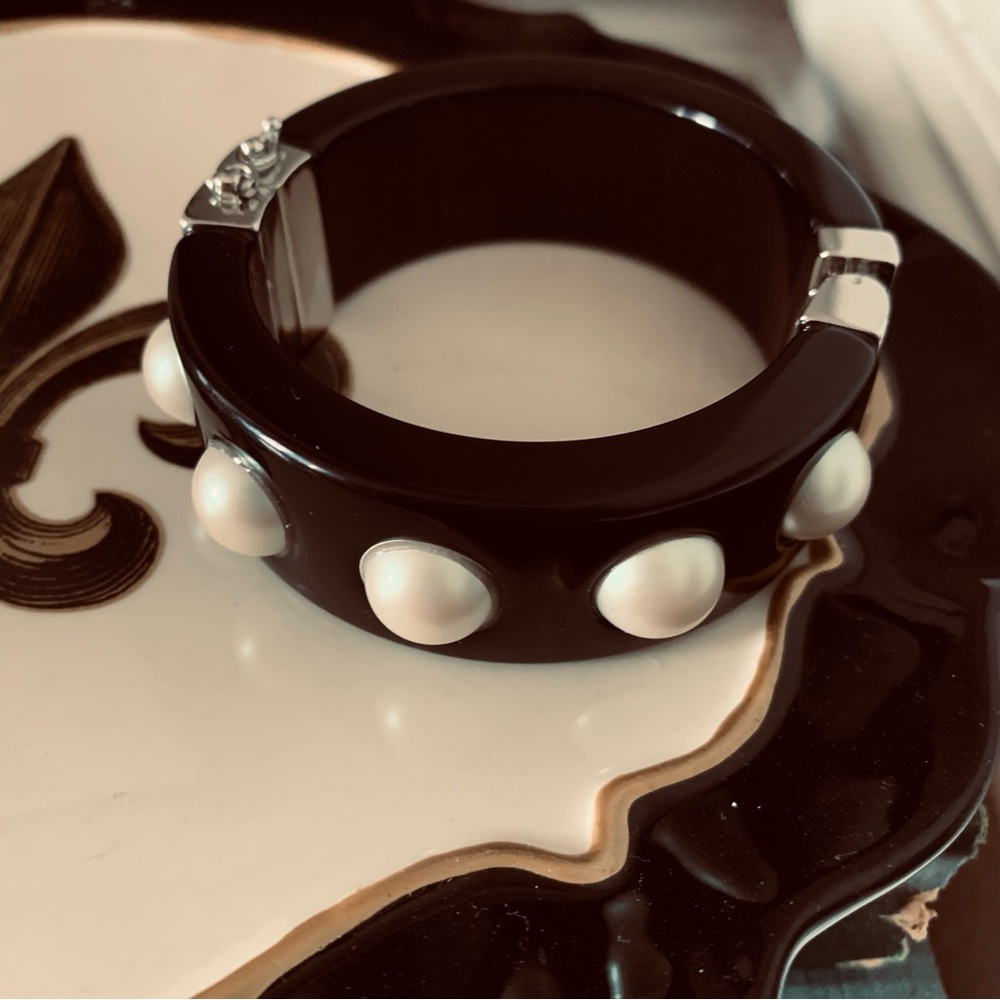 Ann Taylor Pearl Bracelet